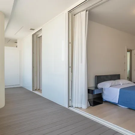 Mareluna Crescent - Luxury Seafront Experience Salerno Exterior photo