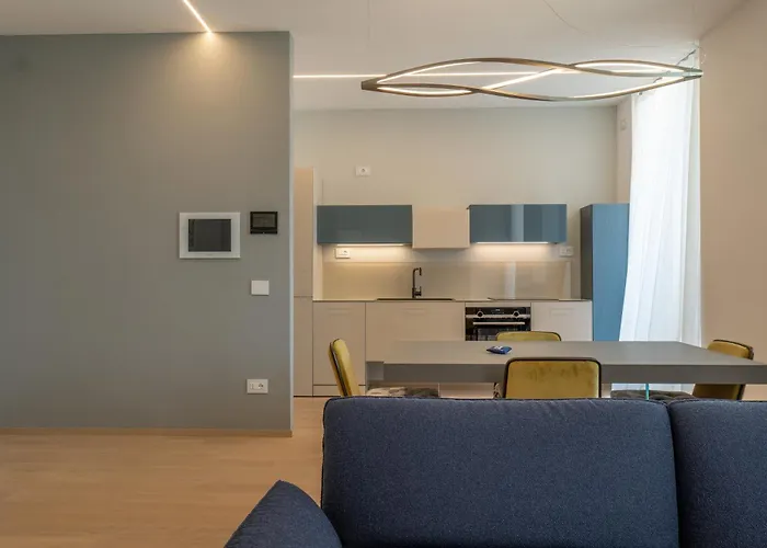 Mareluna Crescent - Luxury Seafront Experience