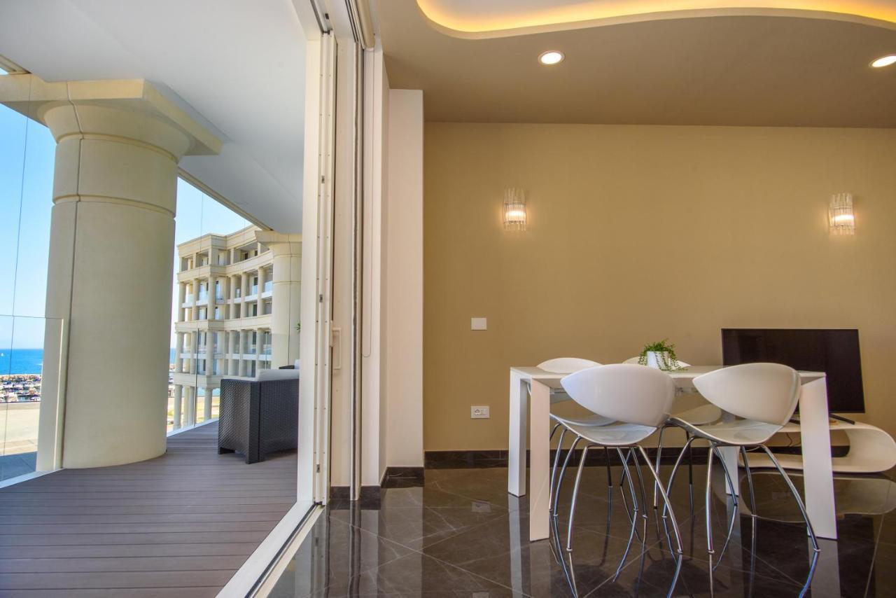 Mareluna Crescent - Luxury Seafront Experience Apartment Salerno
