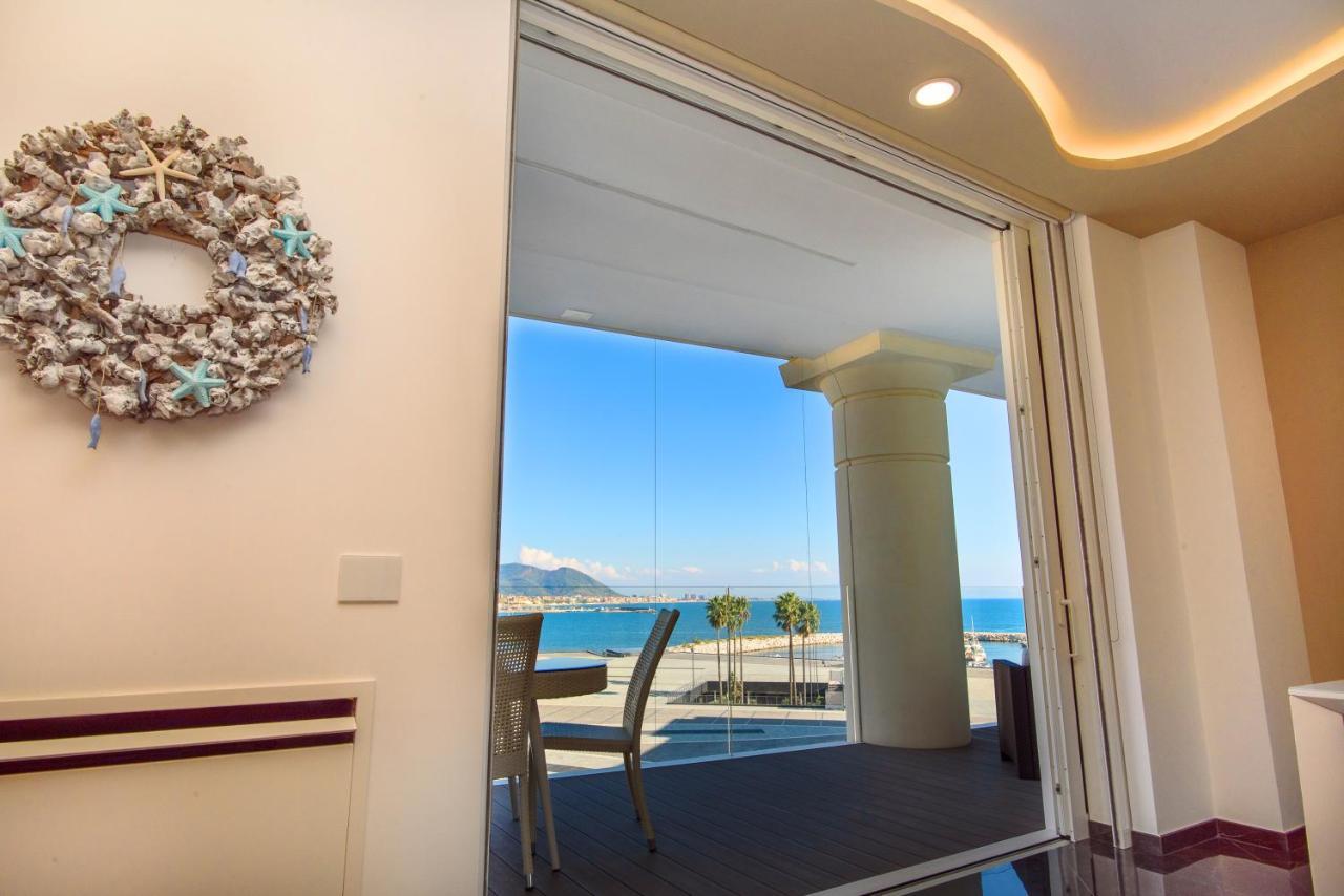 Mareluna Crescent - Luxury Seafront Experience * Salerno