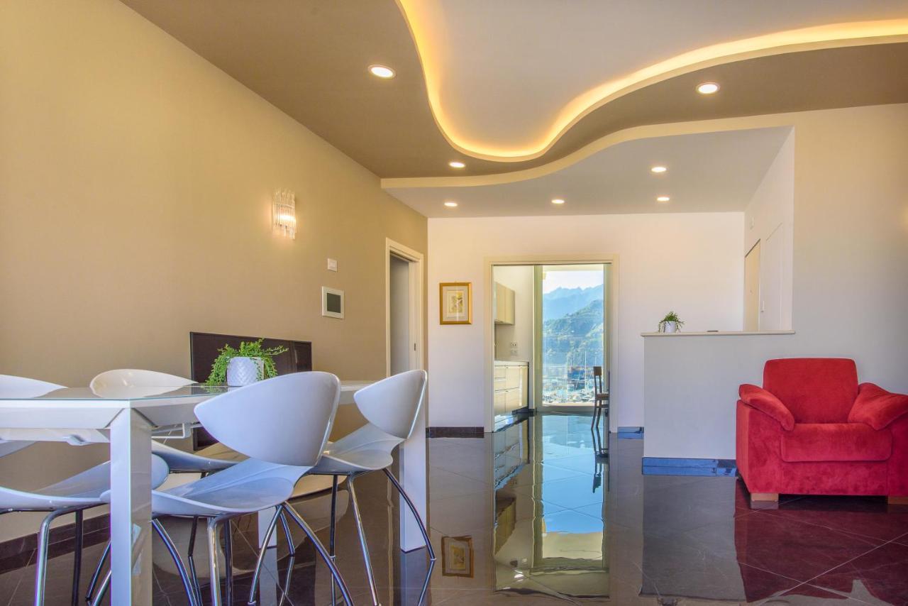 Mareluna Crescent - Luxury Seafront Experience