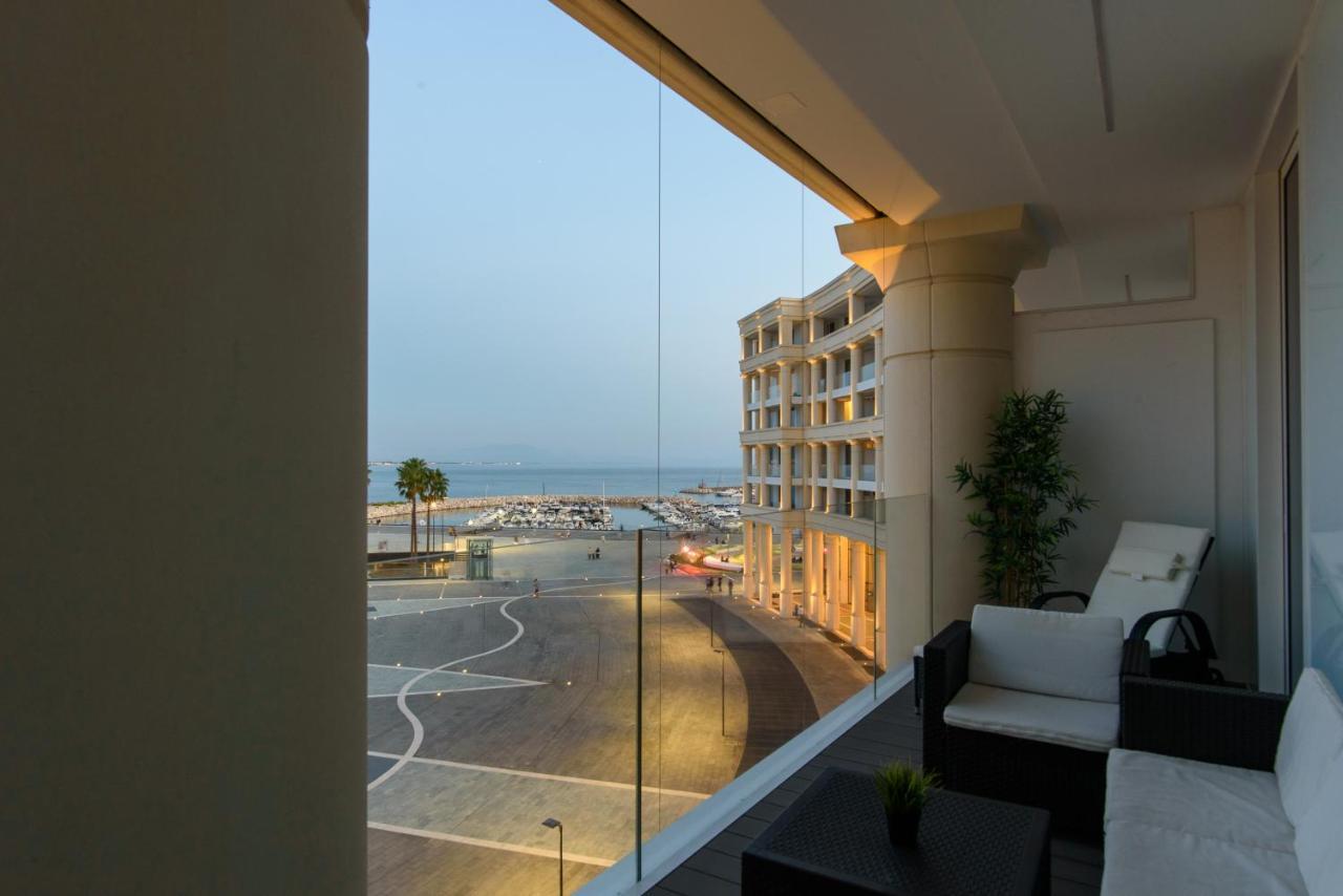 Apartment Mareluna Crescent - Luxury Seafront Experience Salerno