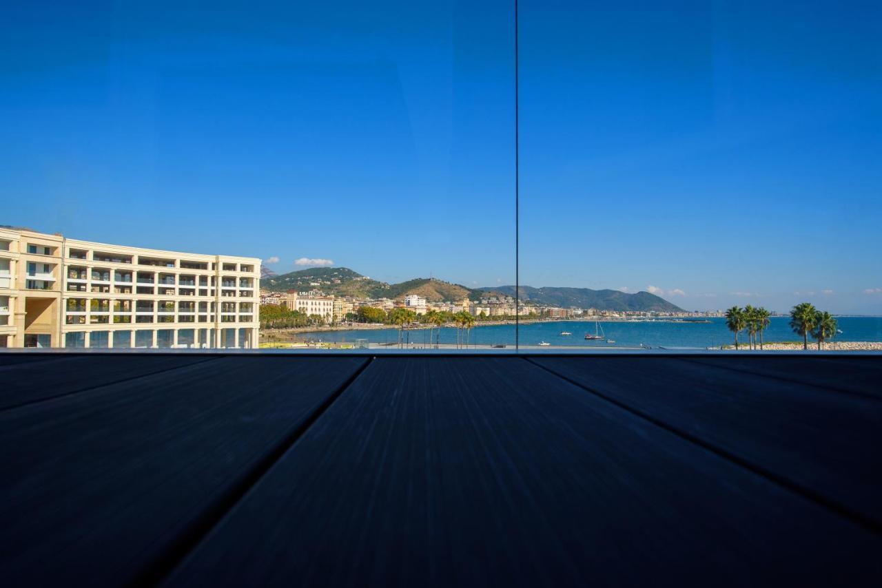 Apartment Mareluna Crescent - Luxury Seafront Experience Salerno