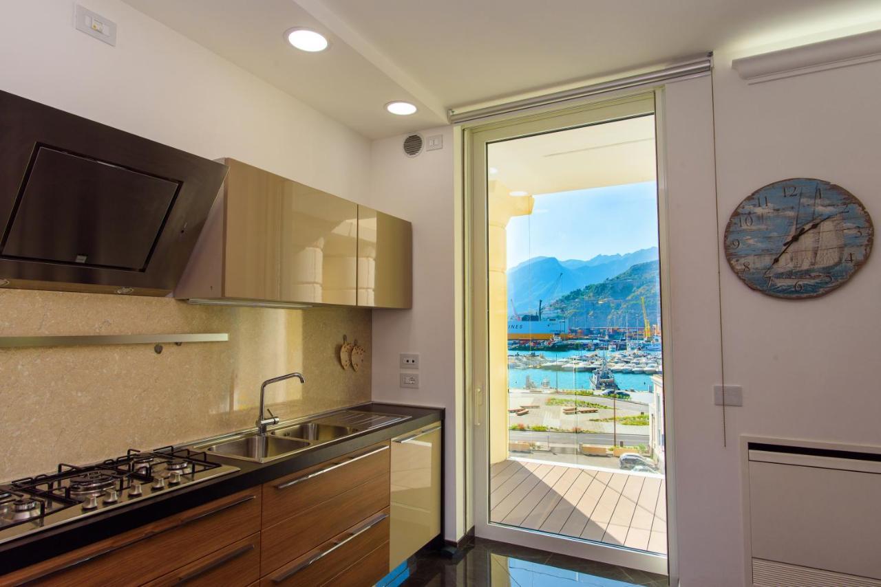 Apartment Mareluna Crescent - Luxury Seafront Experience Salerno