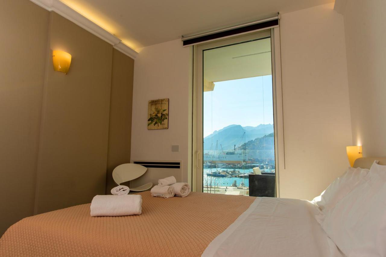 Mareluna Crescent - Luxury Seafront Experience *