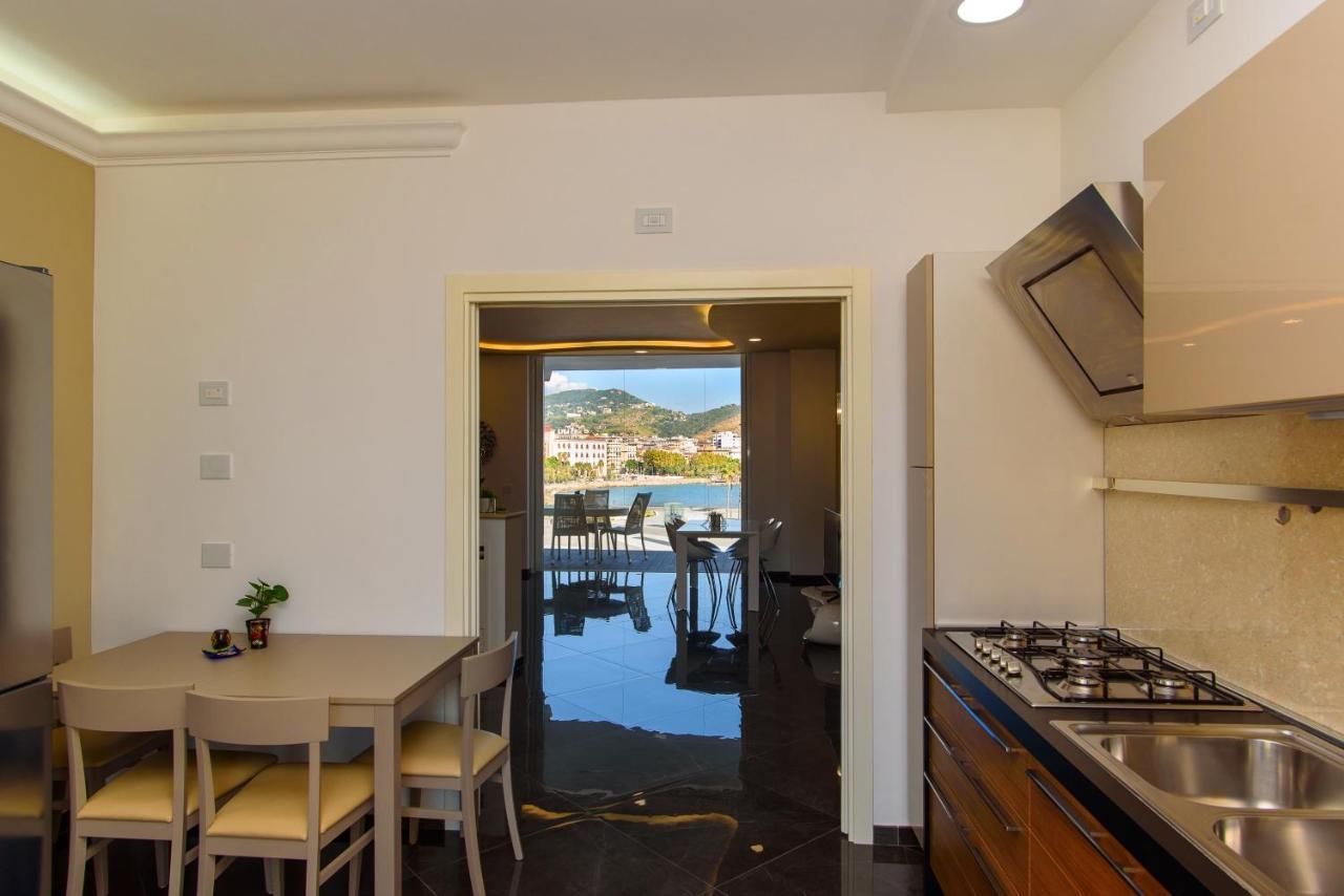 Mareluna Crescent - Luxury Seafront Experience
