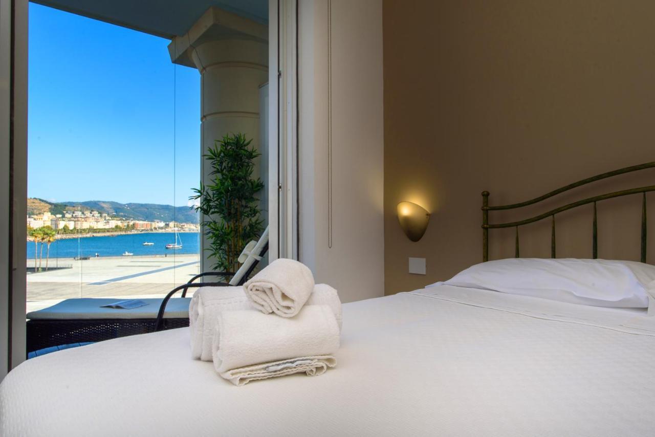 Apartment Mareluna Crescent - Luxury Seafront Experience *