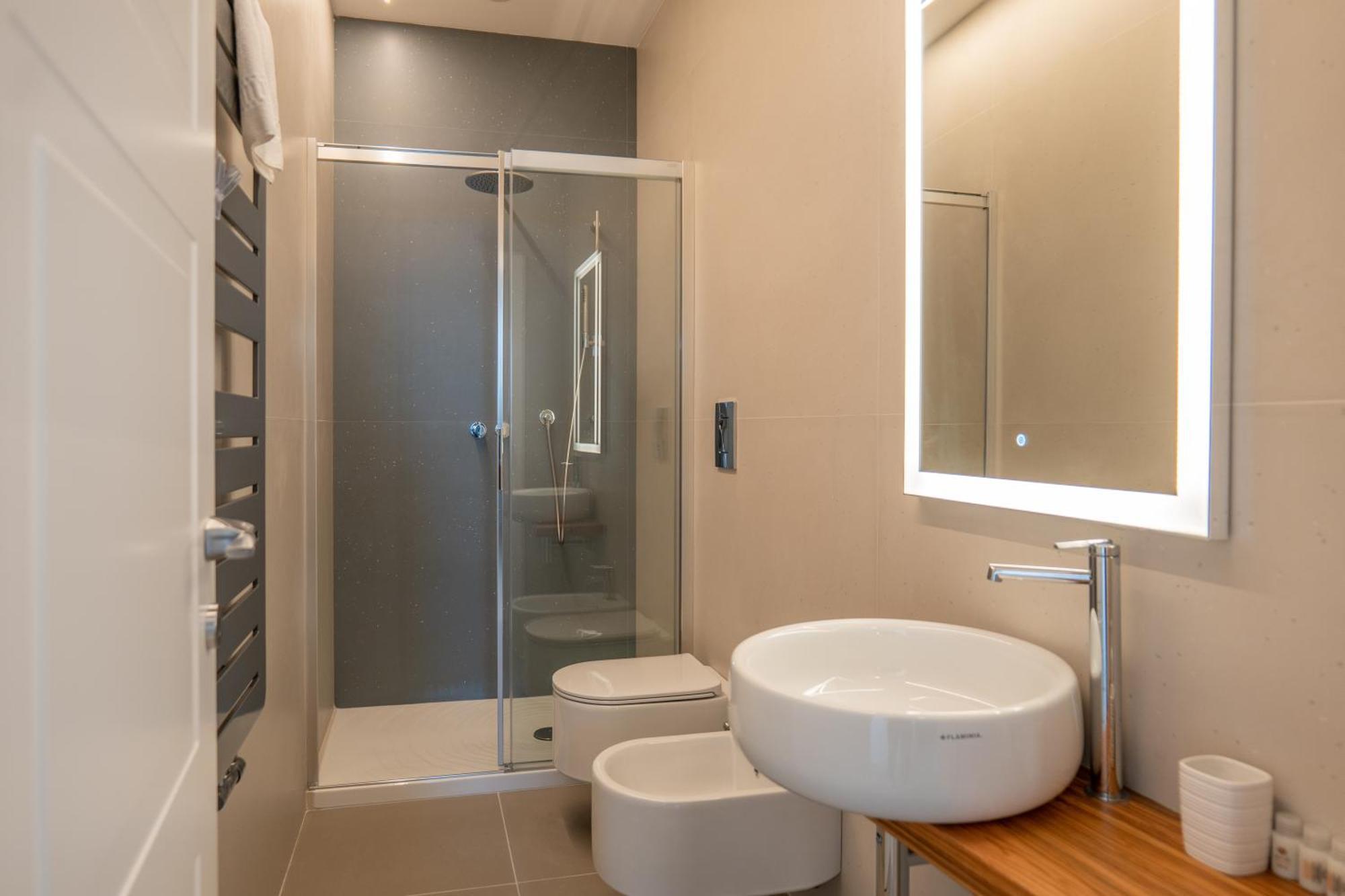 Mareluna Crescent - Luxury Seafront Experience Salerno