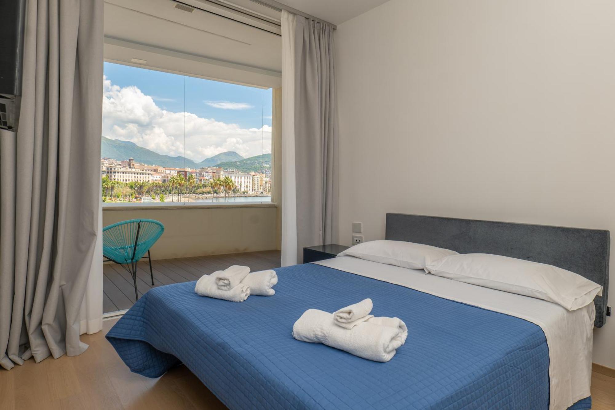 Apartment Mareluna Crescent - Luxury Seafront Experience