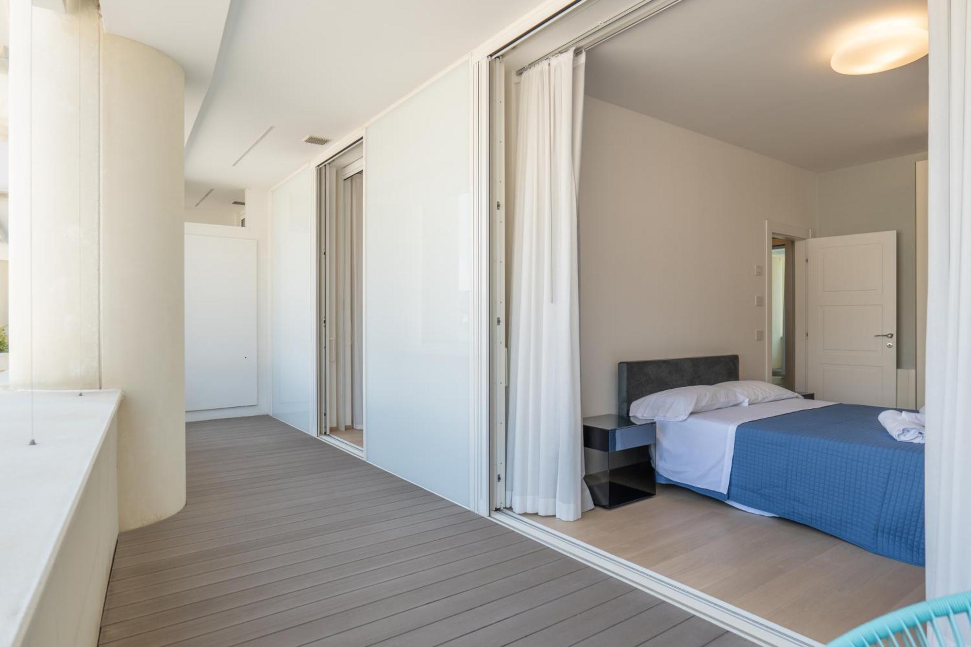 Mareluna Crescent - Luxury Seafront Experience Apartment Salerno